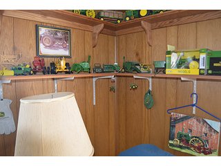 Property photo 126 - EQUIPMENT & PERSONAL PROPERTY AUCTION